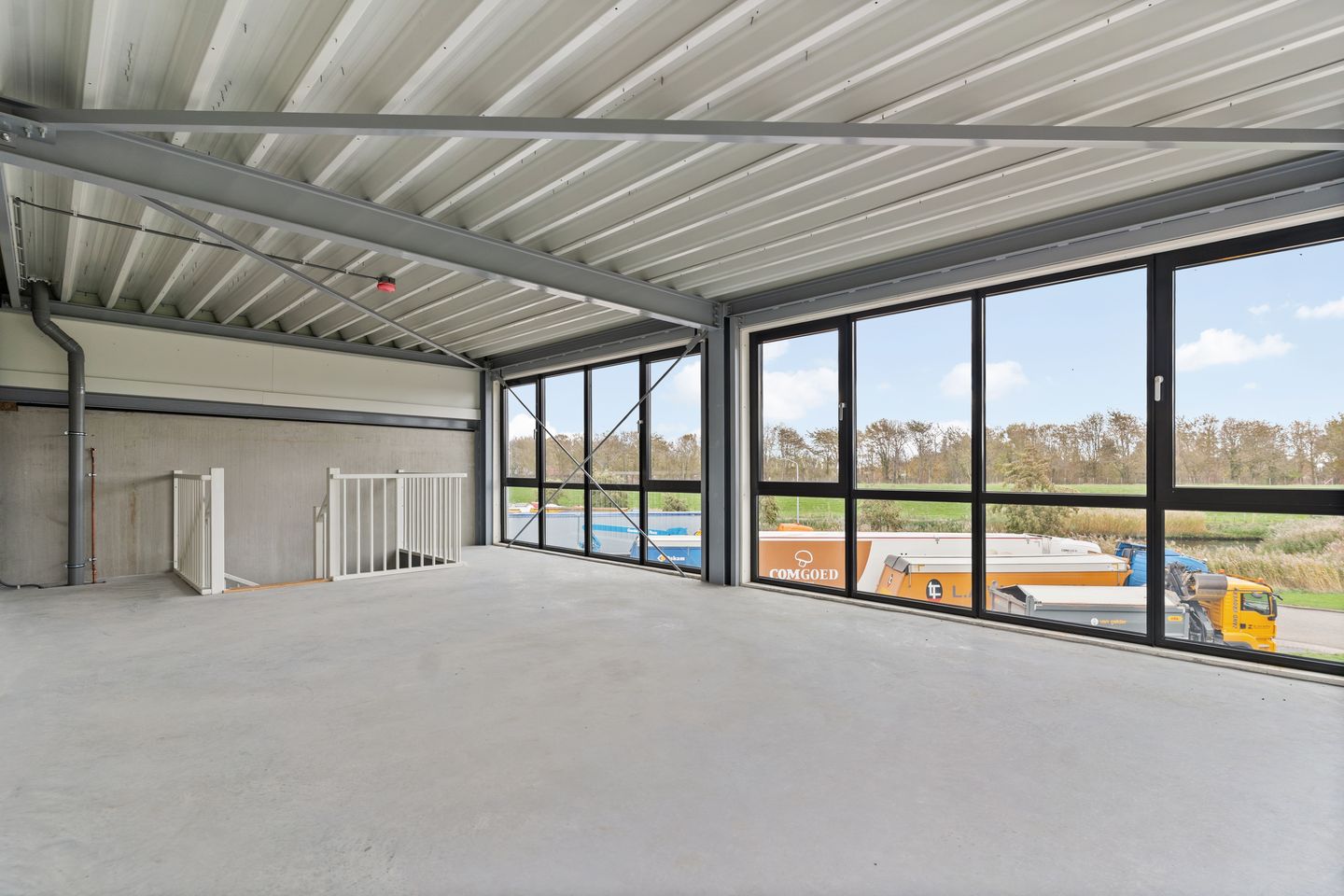 View photo 2 of Deltageul 110