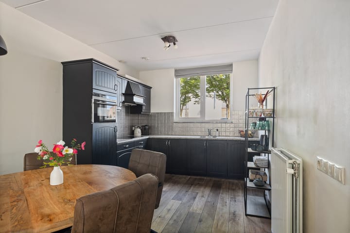 Photo 4 of Bernhardstraat 24