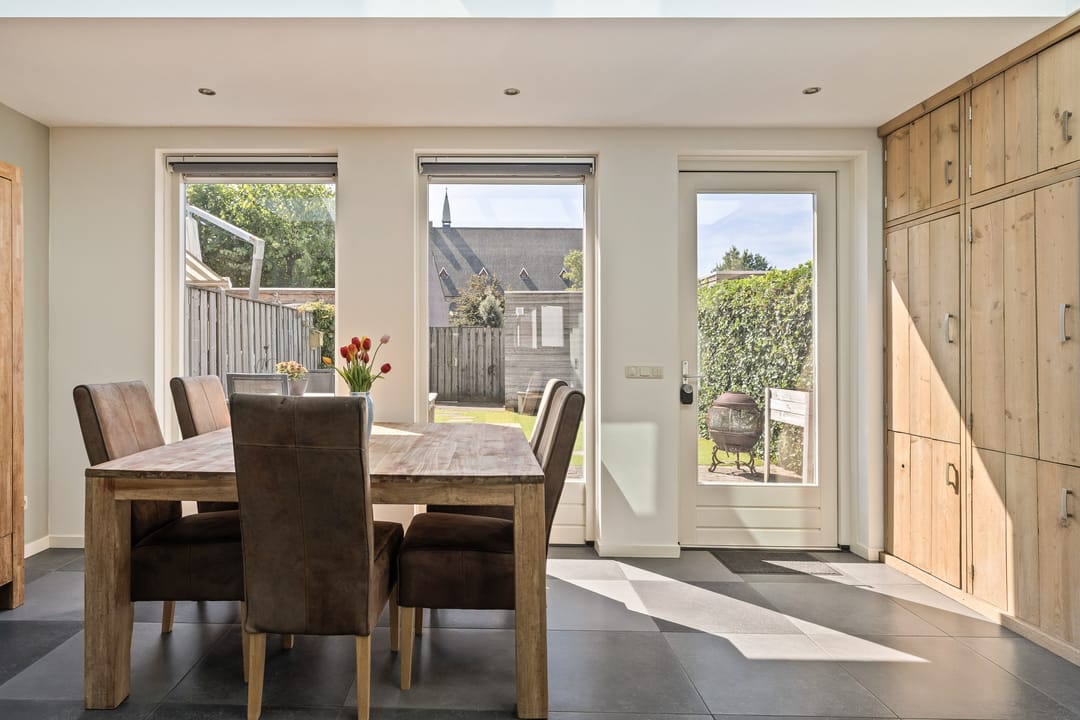 Photo 11 of Bernhardstraat 24