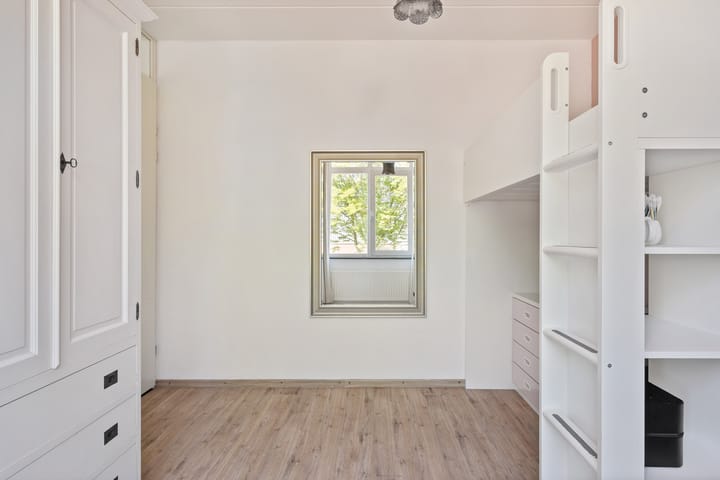 Photo 23 of Bernhardstraat 24