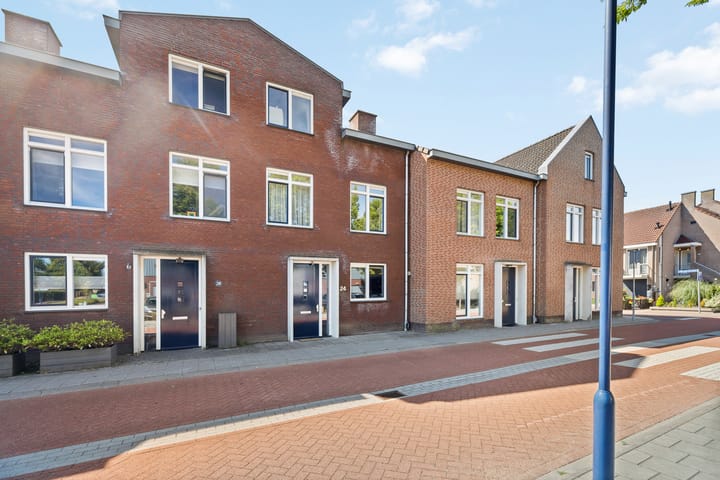 Photo 38 of Bernhardstraat 24