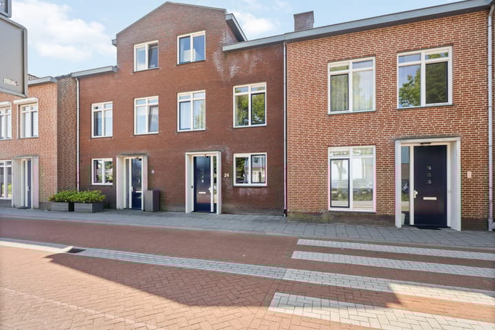 Photo 39 of Bernhardstraat 24