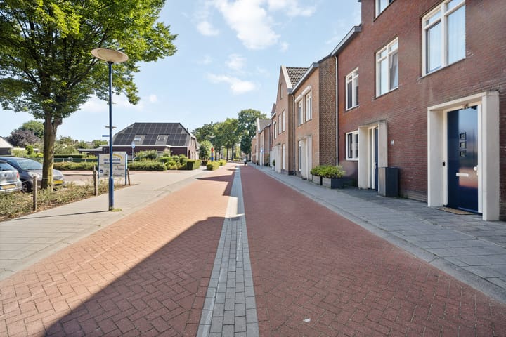 Photo 40 of Bernhardstraat 24