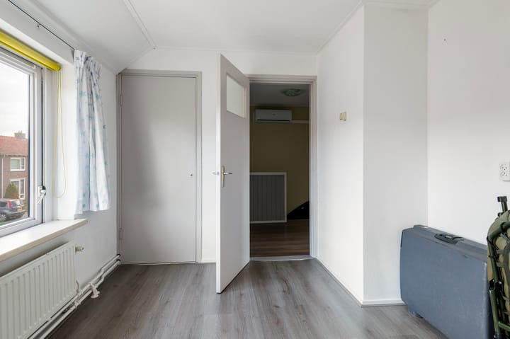 Photo 15 of K.P.van der Veldestraat 33