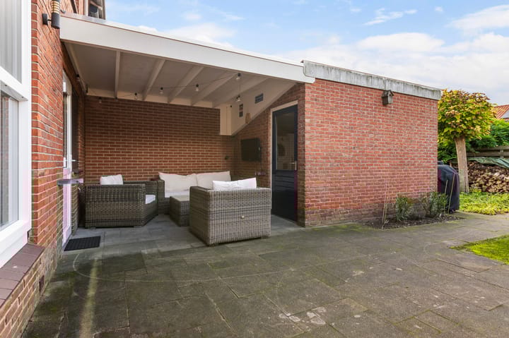 Photo 21 of K.P.van der Veldestraat 33