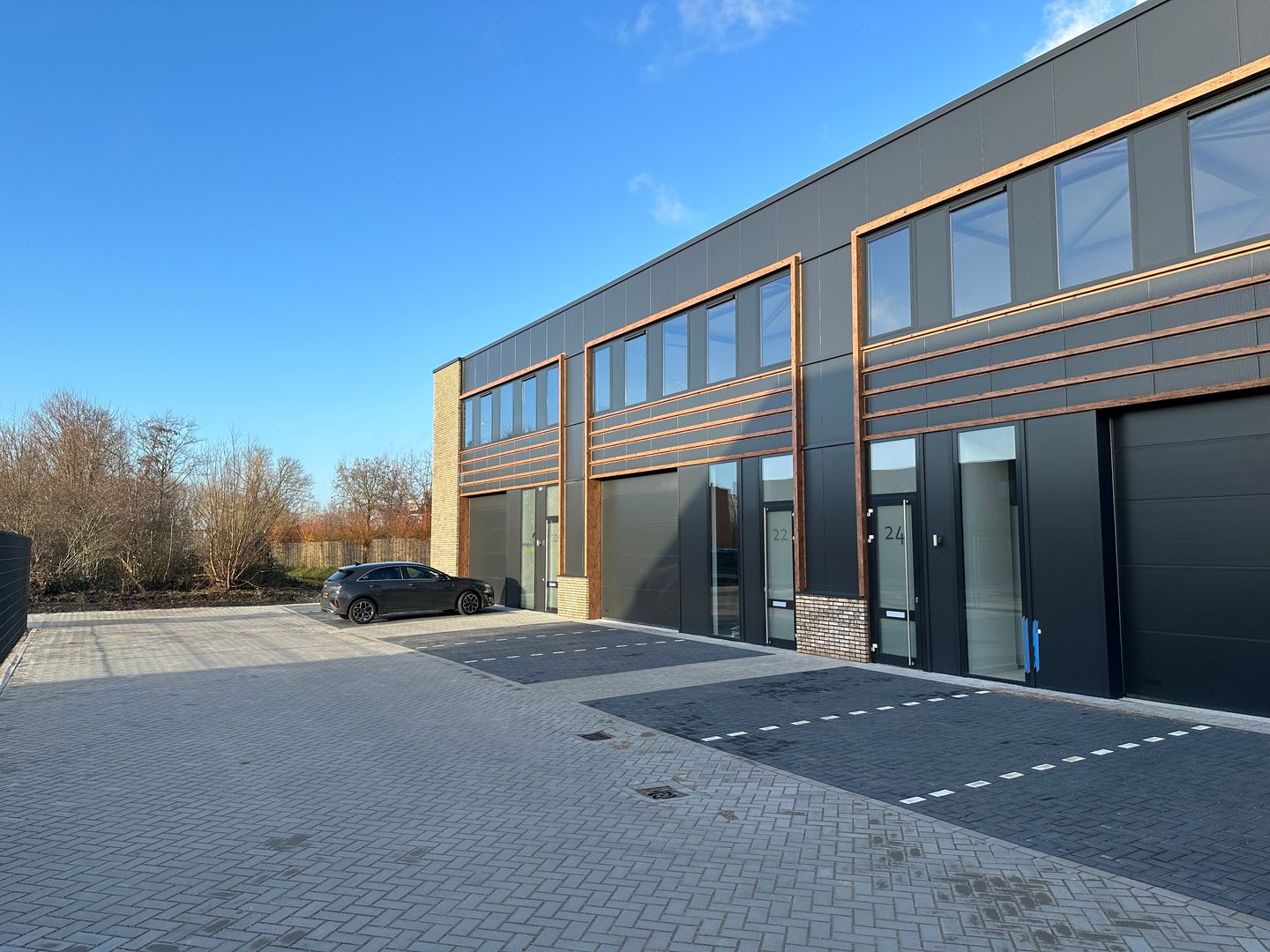 Bekijk foto 4 van Pakketboot 24