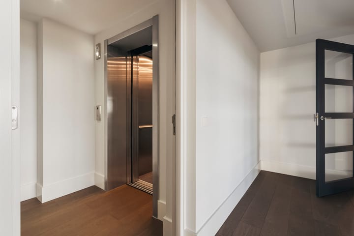 Photo 4 of Van Leijenberghlaan 58