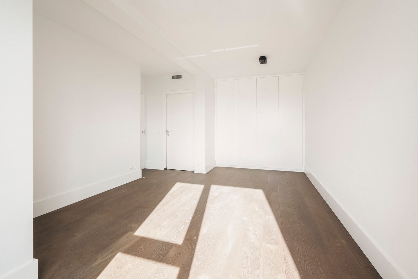 Photo 35 of Van Leijenberghlaan 58