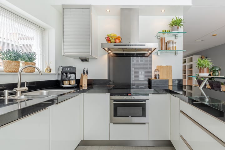 Photo 11 of Troelstrastraat 69