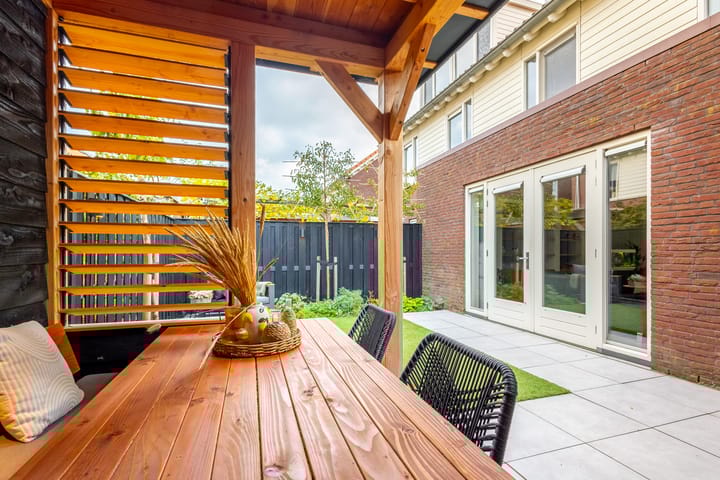 Photo 36 of Troelstrastraat 69