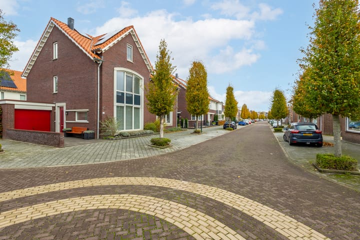 Photo 39 of Troelstrastraat 69