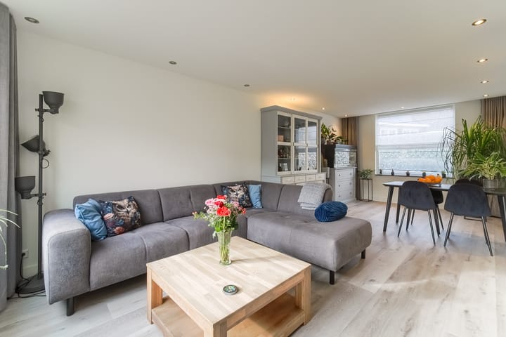 Photo 2 of Graaf Florislaan 5