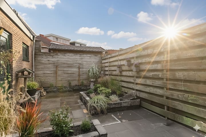 Photo 4 of Graaf Florislaan 5