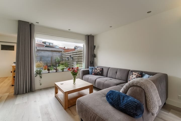 Photo 11 of Graaf Florislaan 5