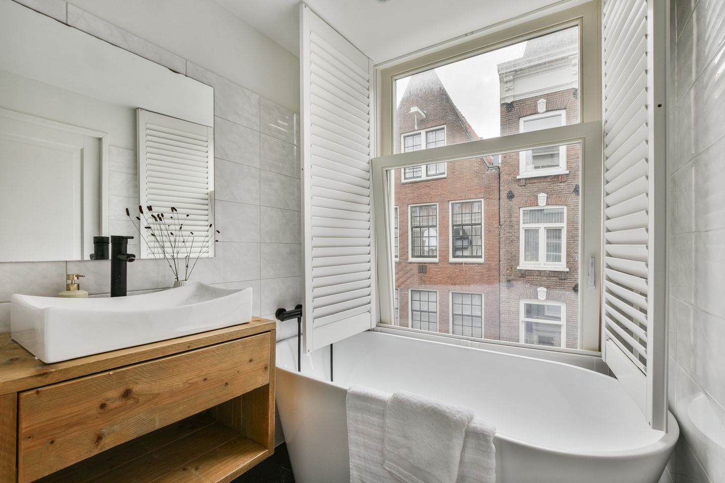 Photo 20 of Lindenstraat 80-A
