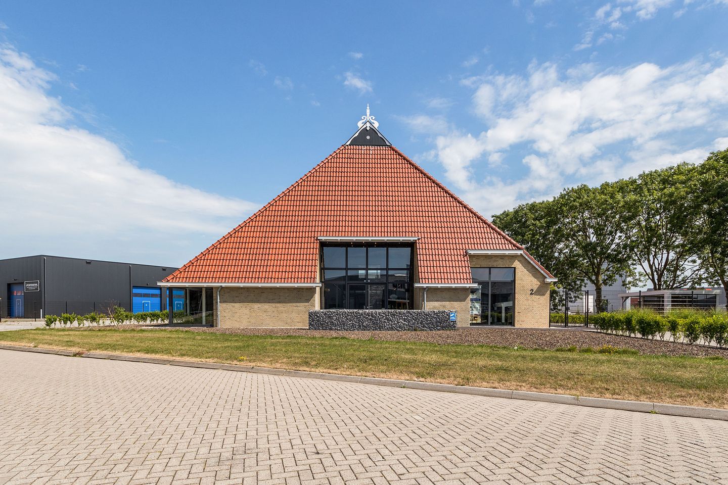 View photo 3 of Leidekkersstraat 2