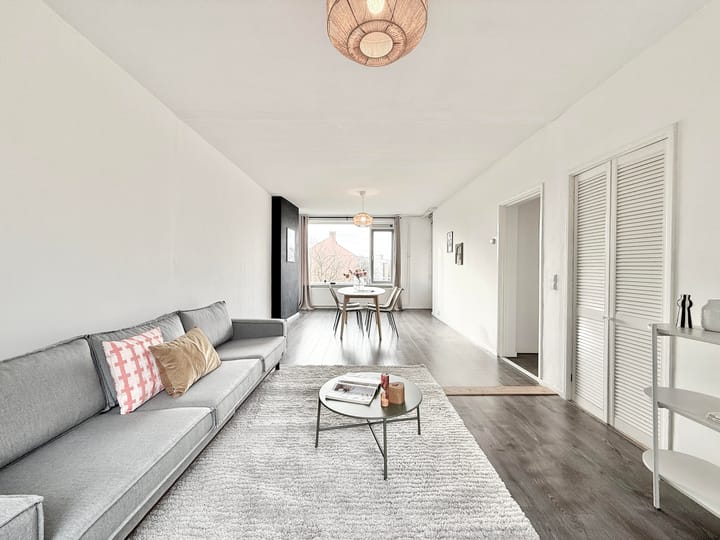 Photo 2 of Van Mourik Broekmanstraat 27-3