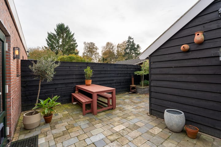 Photo 26 of Hoofdstraat 37