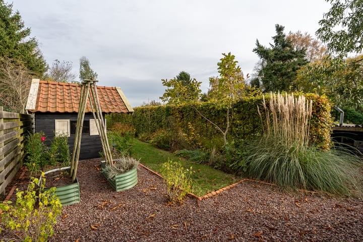 Photo 40 of Hoofdstraat 37