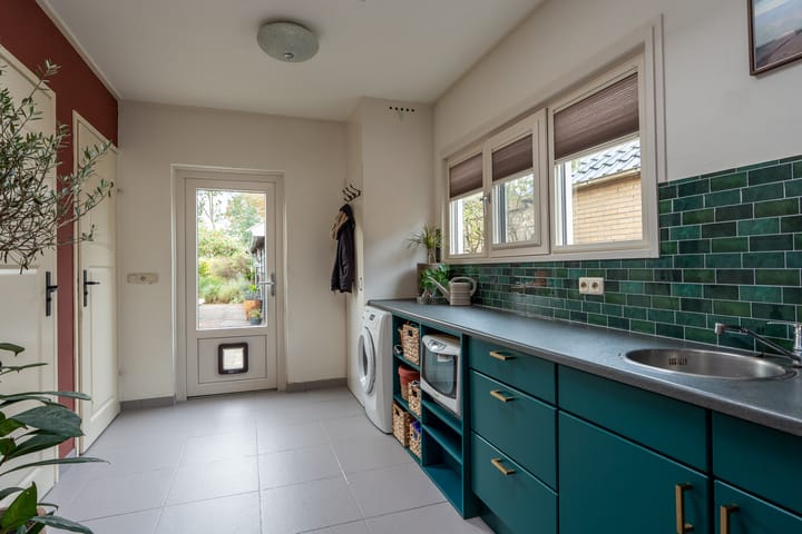 Photo 14 of Hoofdstraat 37