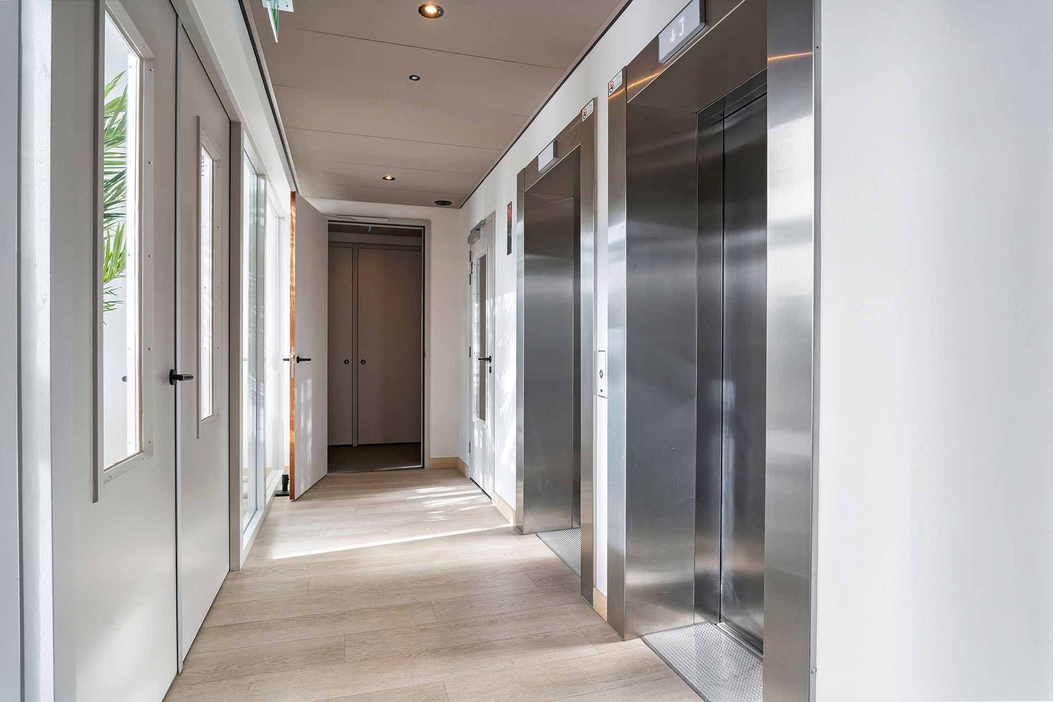 Foto 9 van Rivium 1e straat 65-B