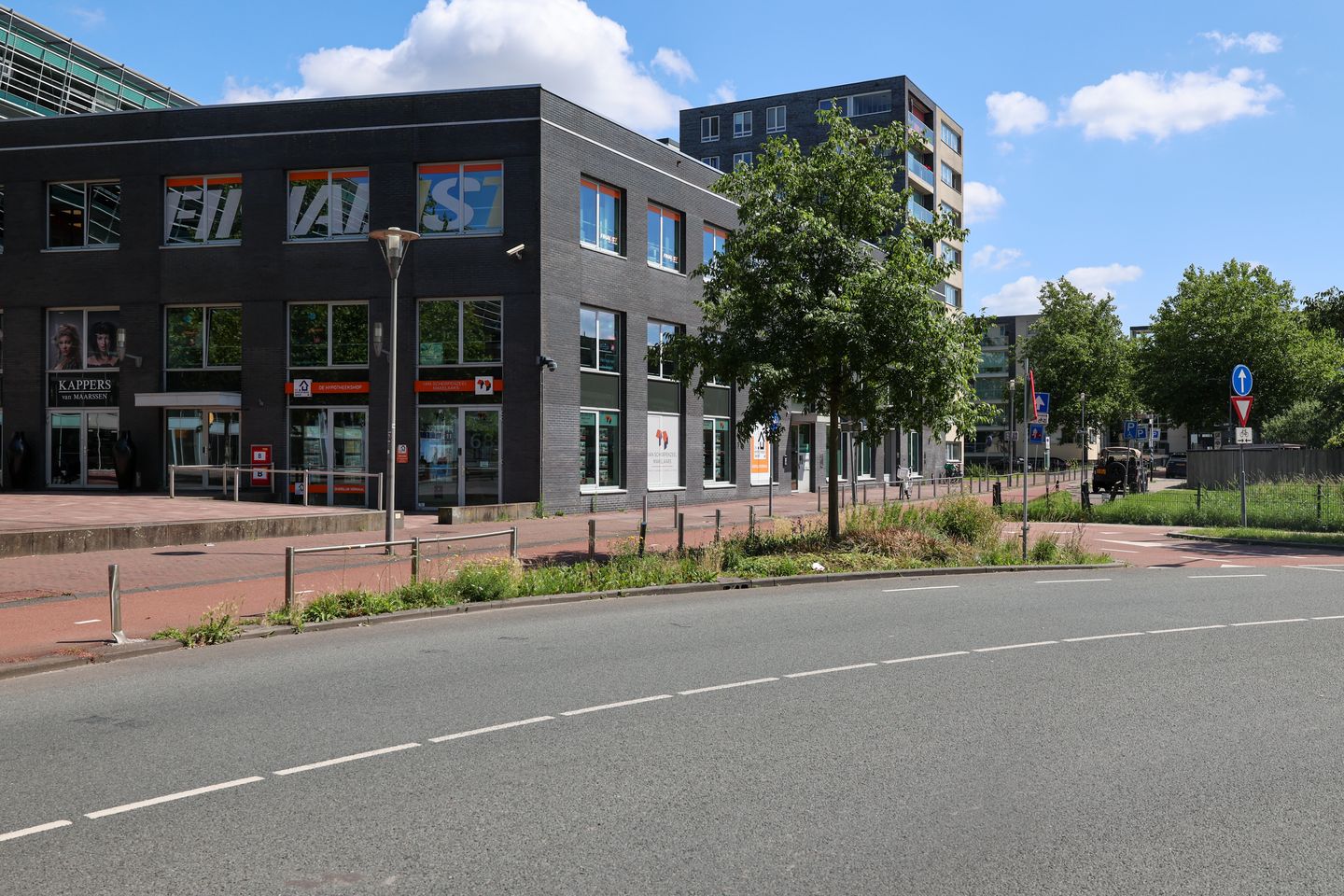 View photo 1 of Safariweg 68