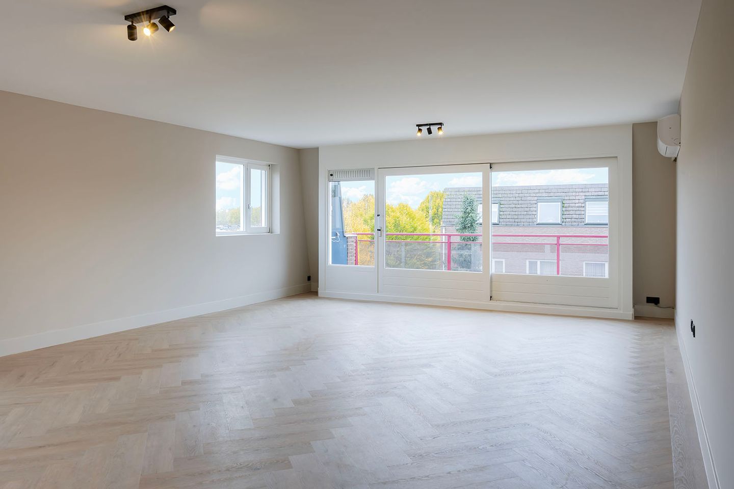 Photo 5 of Hartenvier 19