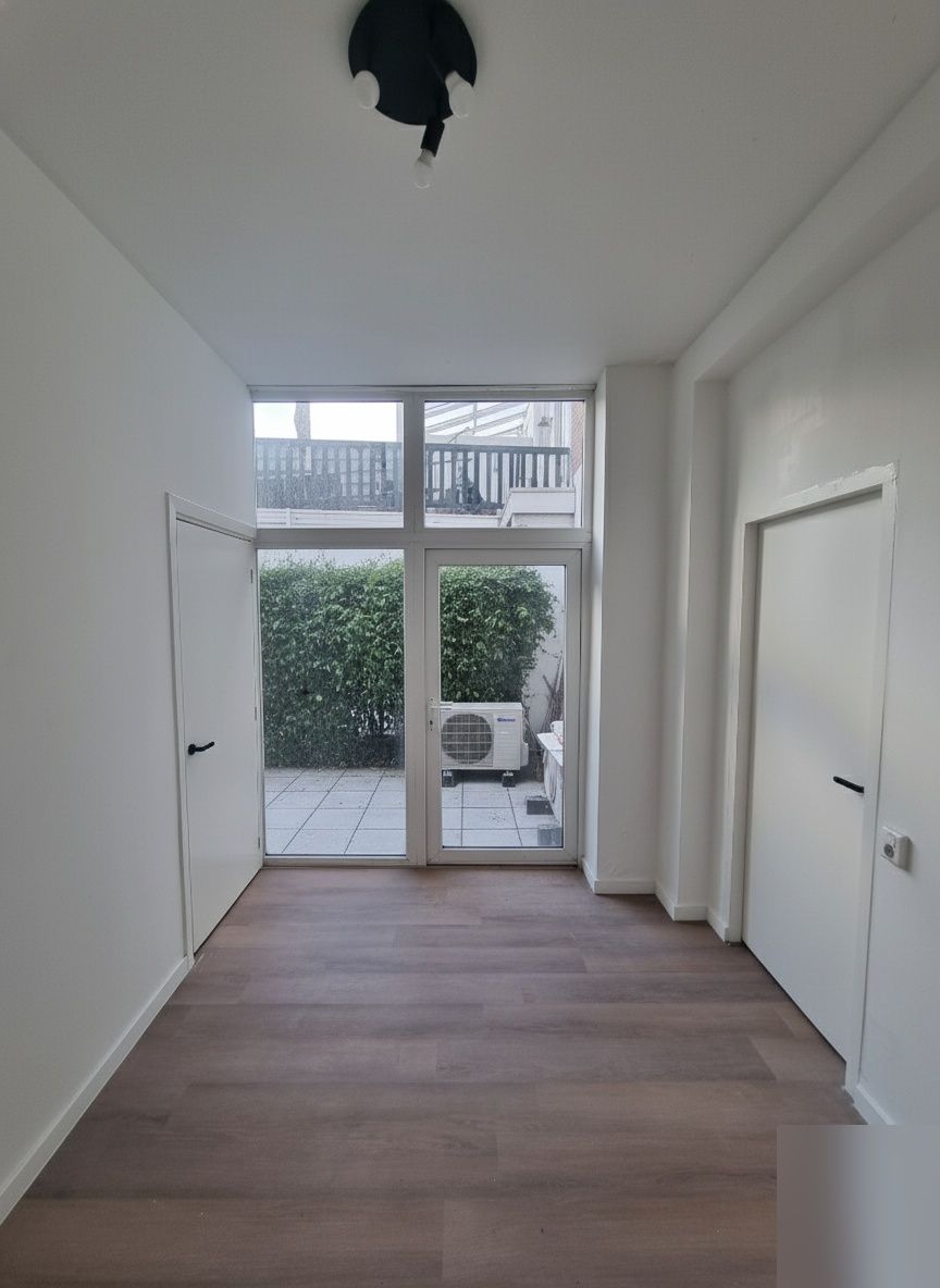 Foto 8 van Govert Bidloostraat 141