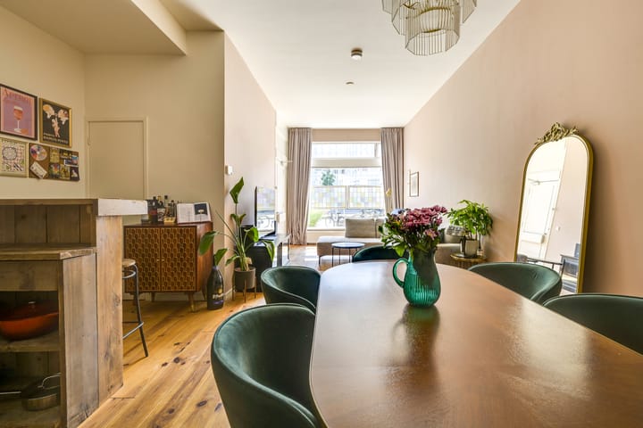 Photo 2 of Vondellaan 35-A