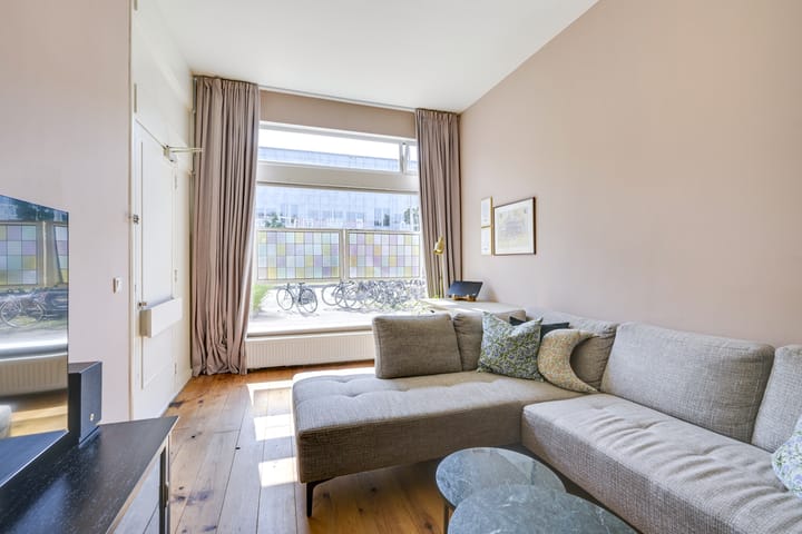 Photo 5 of Vondellaan 35-A