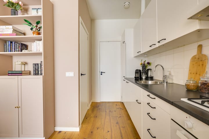 Photo 12 of Vondellaan 35-A