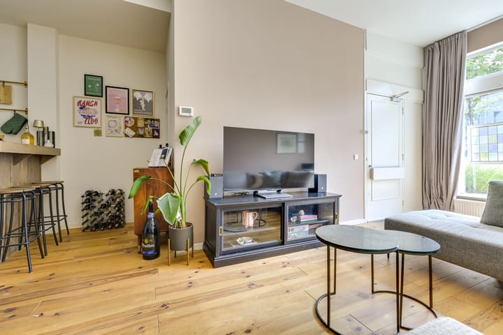 Photo 6 of Vondellaan 35-A