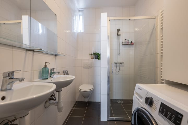 Photo 24 of Vondellaan 35-A