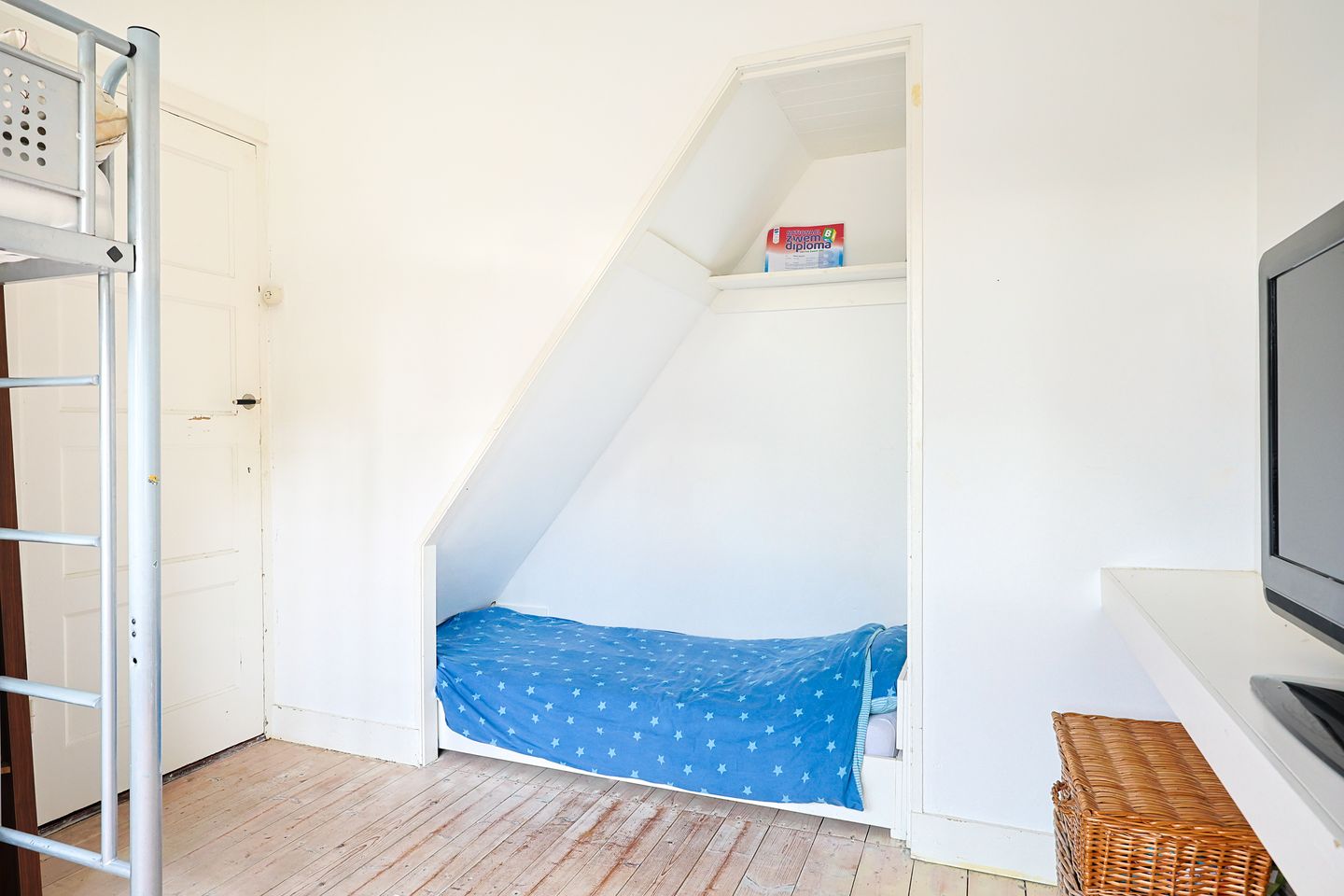 Photo 34 of Van Swindenstraat 6