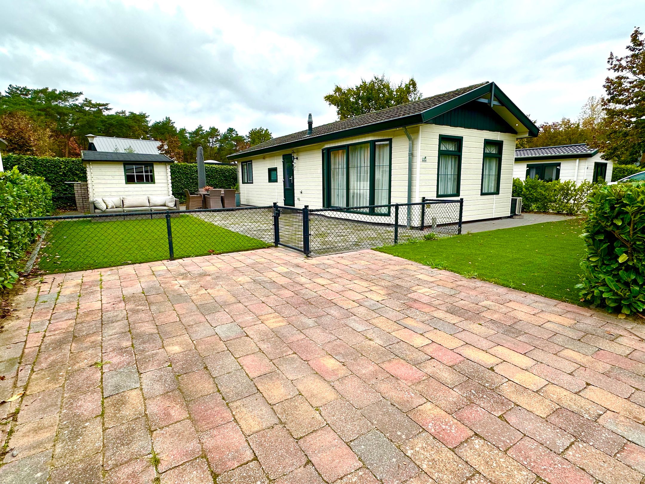 2-bedroom freehold villa in Veldhoven — photo 1 of 5