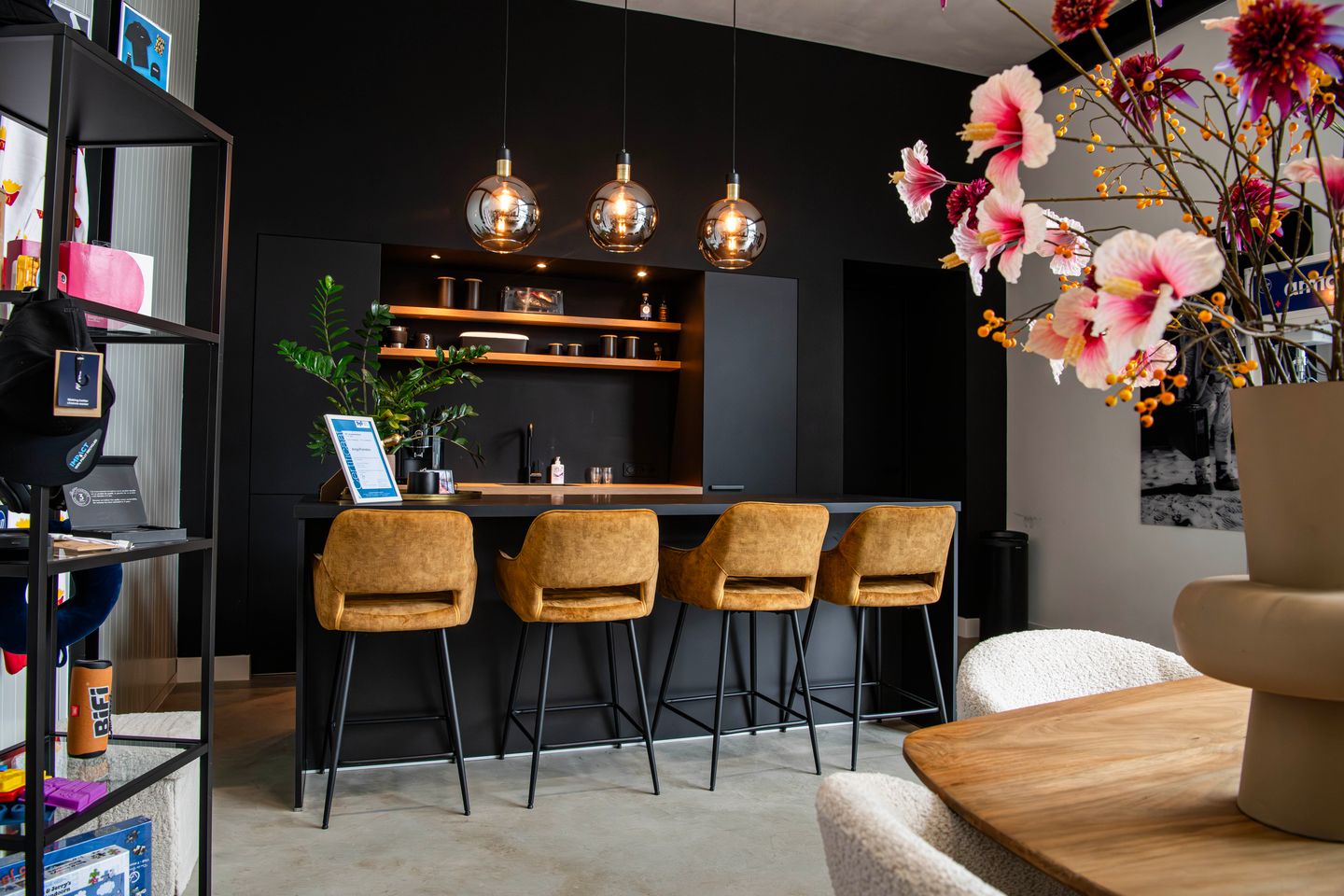 View photo 3 of Blankenstein 632