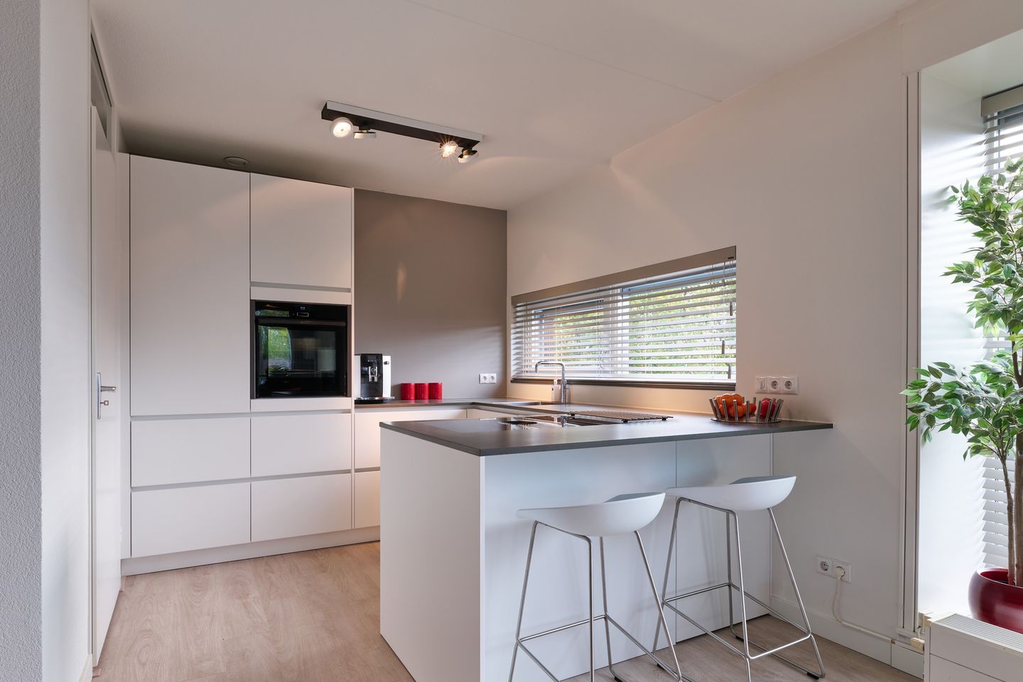 Foto 10 van Wulfert Floorlaan 14