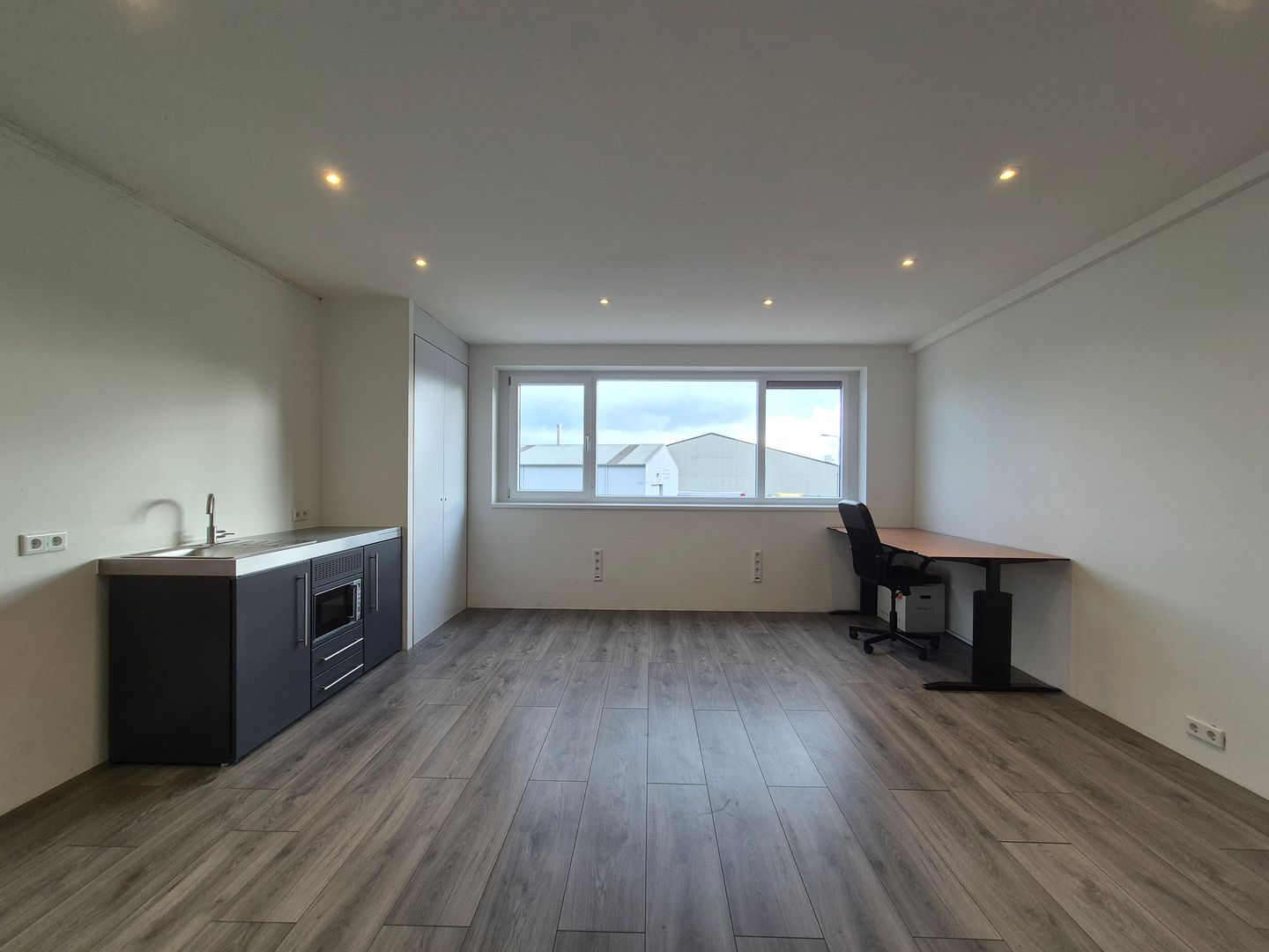 View photo 4 of Industrieweg 11-02