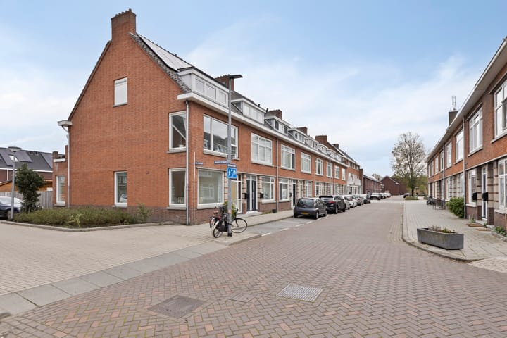 Photo 4 of Daltonstraat 46