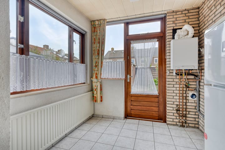 Foto 16 van Van Schendelstraat 20