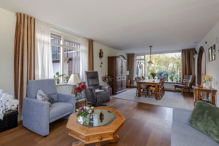 Foto 8 van Julianastraat 61