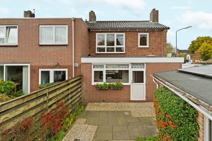 Foto 23 van Heuveloordweg 2