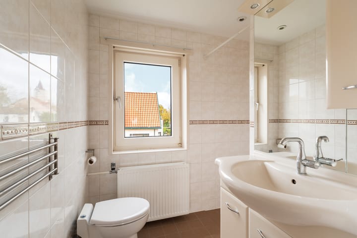 Foto 34 van Heuveloordweg 2