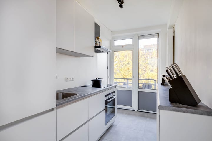 Foto 3 van Amelbergastraat 6-III