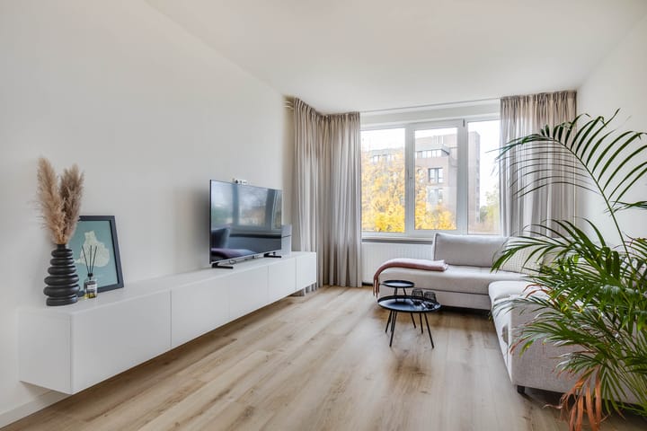 Foto 11 van Amelbergastraat 6-III