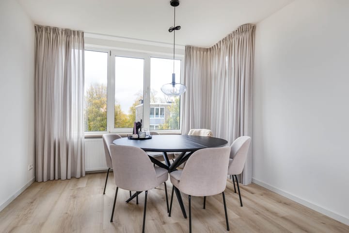 Foto 14 van Amelbergastraat 6-III