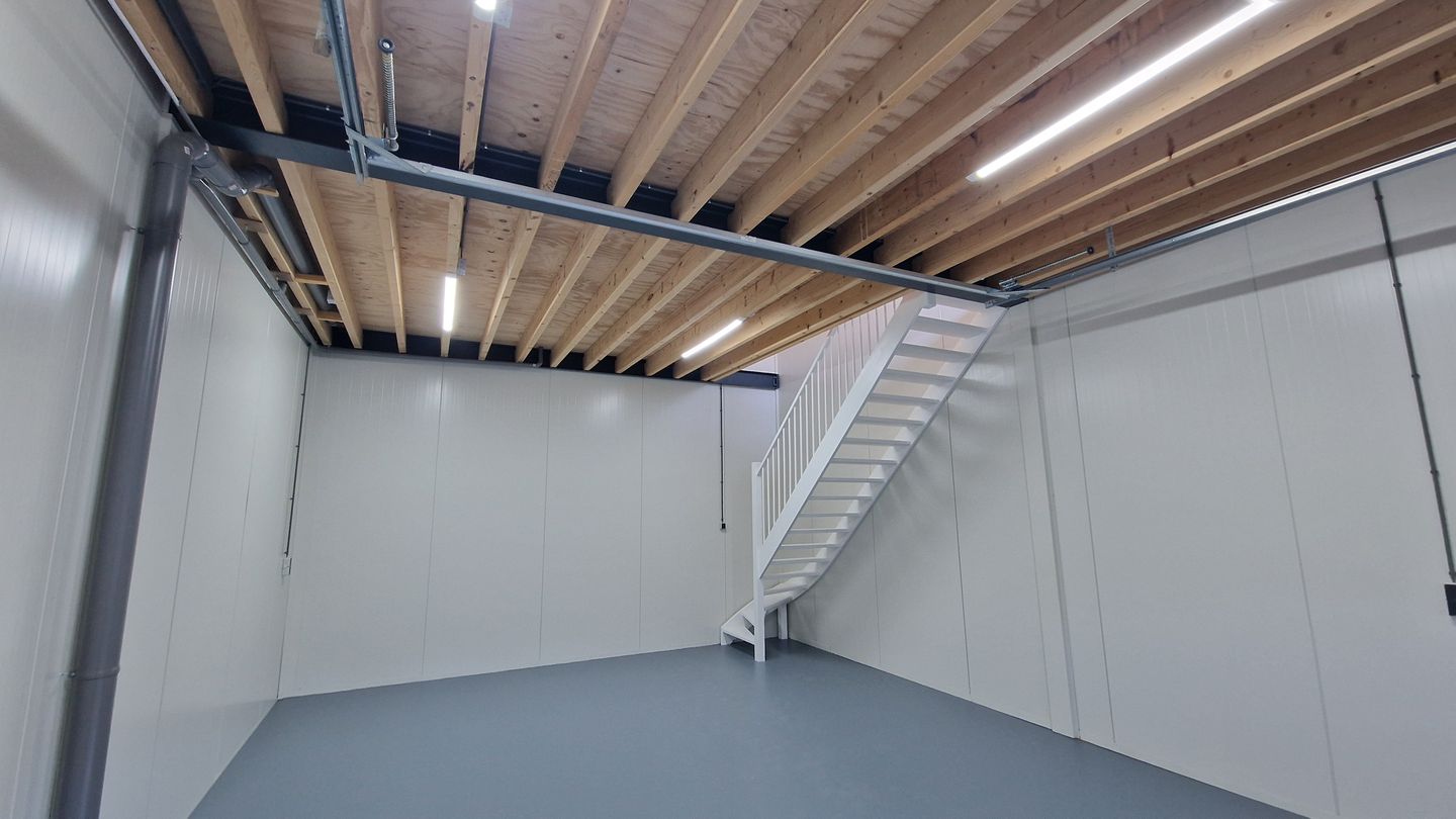 View photo 3 of Tomatenmarkt 52-B