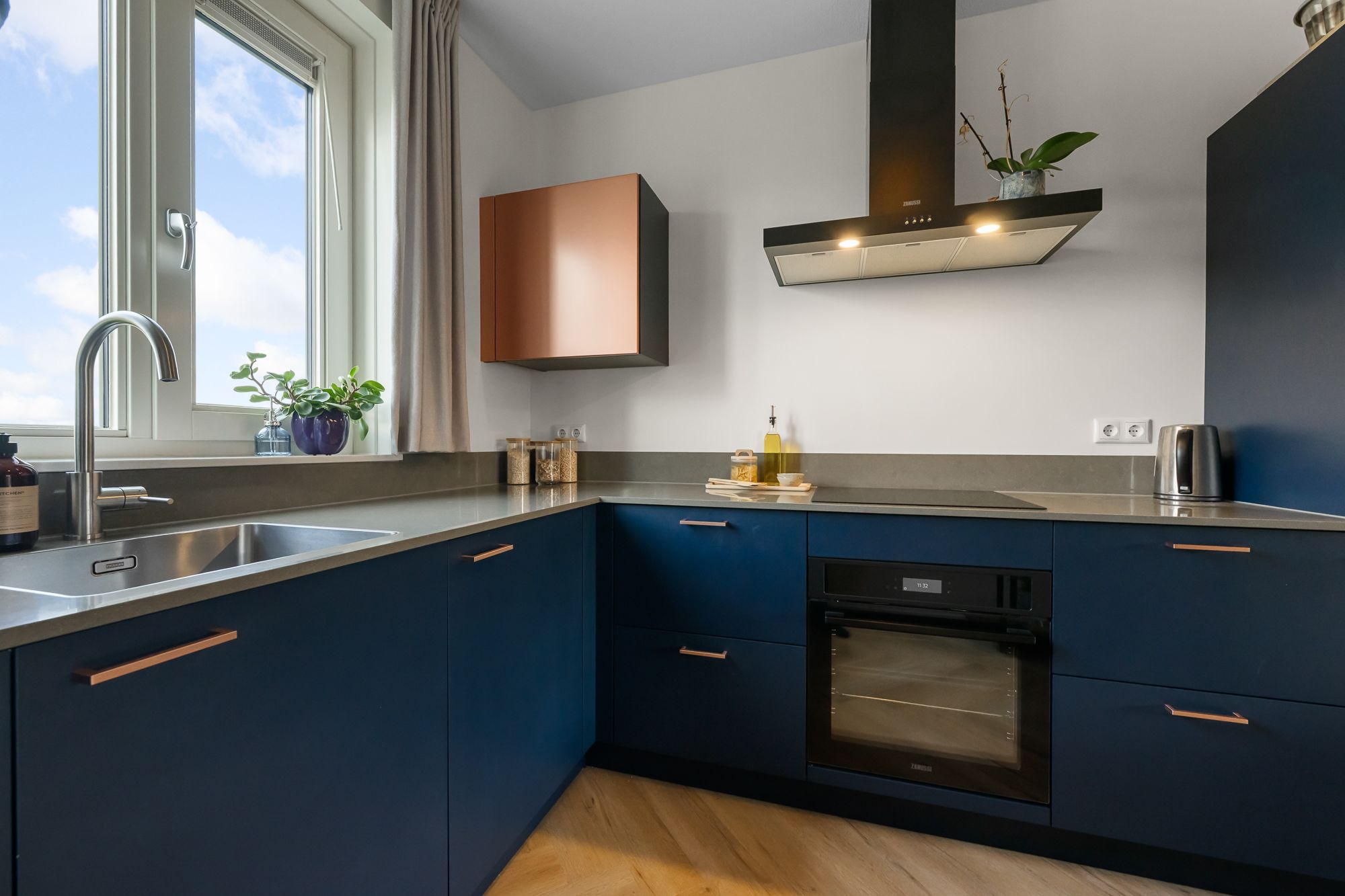 Foto 12 van Beemdgras 84