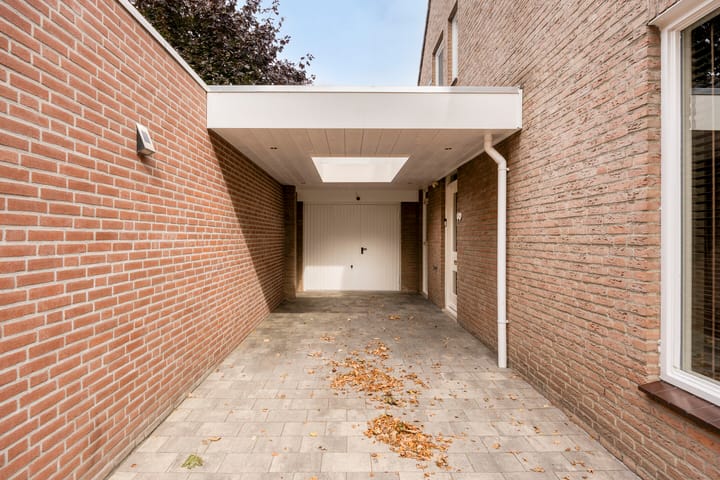 Photo 4 of Hoevenstraat 28