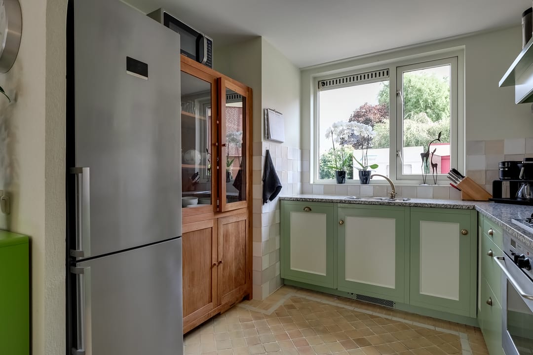 Photo 7 of Robert Stolzhof 41